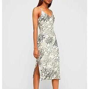 New with tags silk express dress